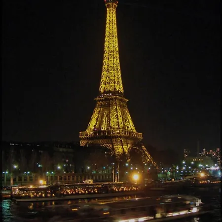 Luxury Eiffel Tour Apartment
